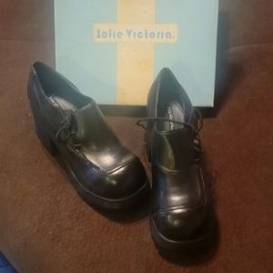 Jolie Victoria chunky heel shoe